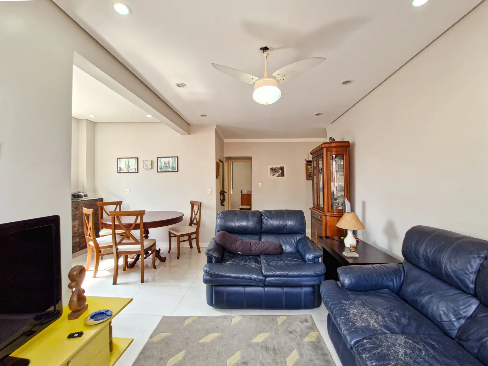 Ótimo Apartamento de 02 Dormitórios com suíte, Vista Mar, no Embaré em Santos - SP. — foto 2