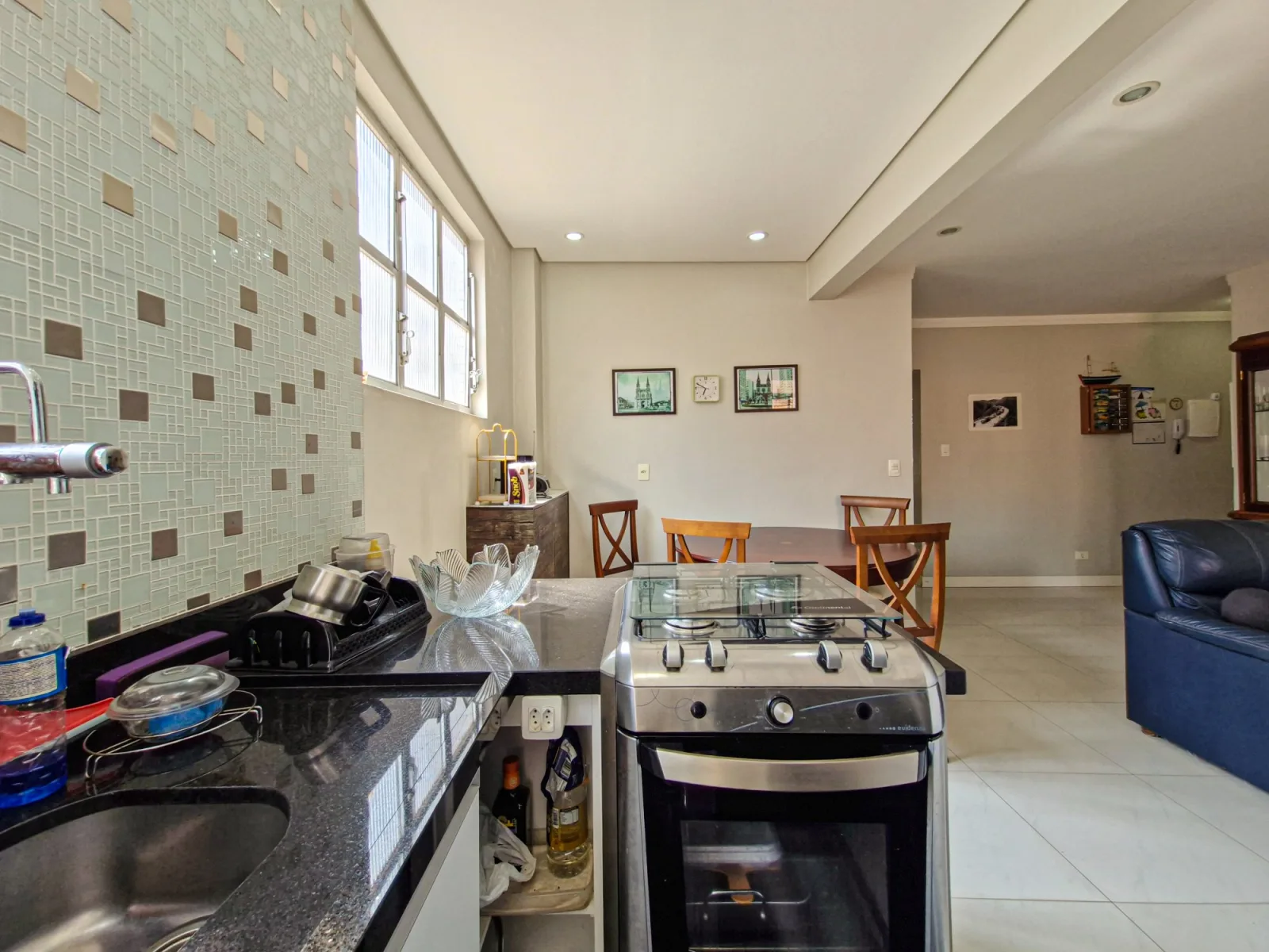 Ótimo Apartamento de 02 Dormitórios com suíte, Vista Mar, no Embaré em Santos - SP. — foto 9