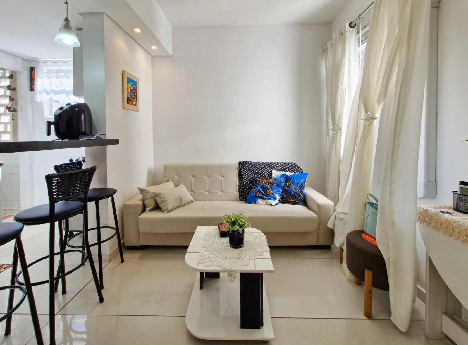 Lindo apartamento de 1 dormitório no Boqueirão, mobiliado, a poucos passos da praia. — foto 2