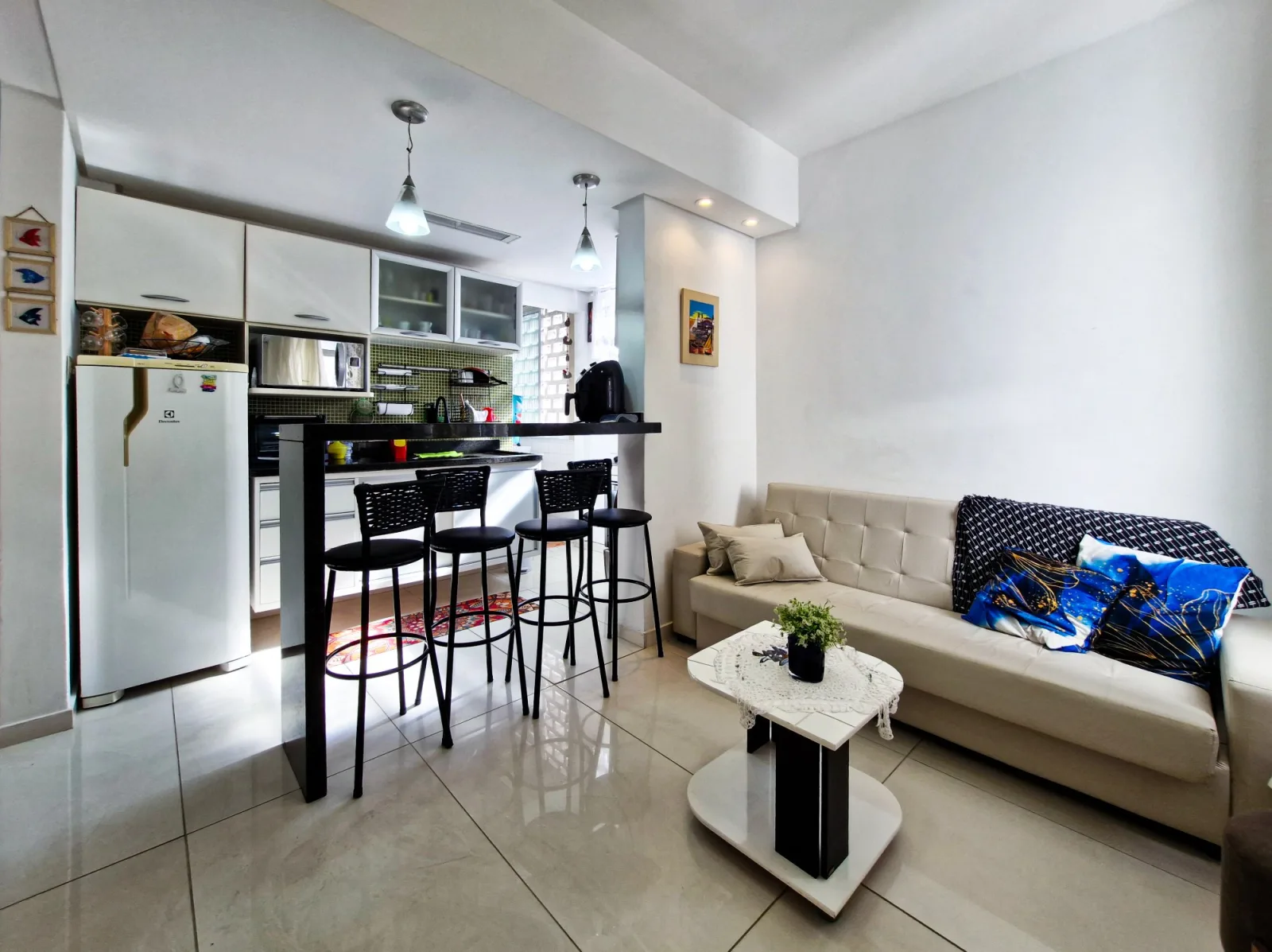 Lindo apartamento de 1 dormitório no Boqueirão, mobiliado, a poucos passos da praia. — foto 3