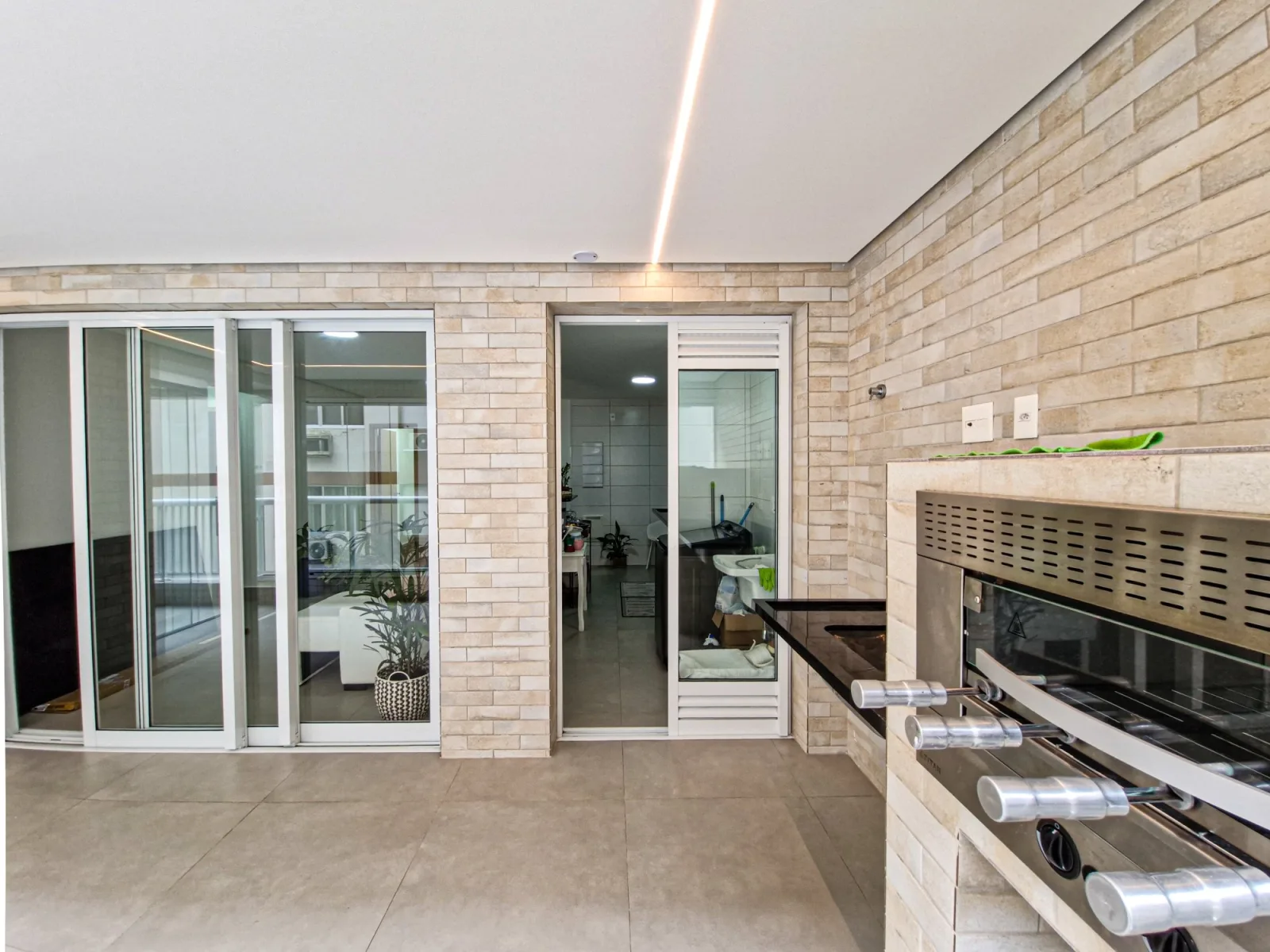 Maravilhoso apartamento de 2 dormitórios, 2 suítes, Vaga Demarcada, no Aparecida em Santos - SP. — foto 4