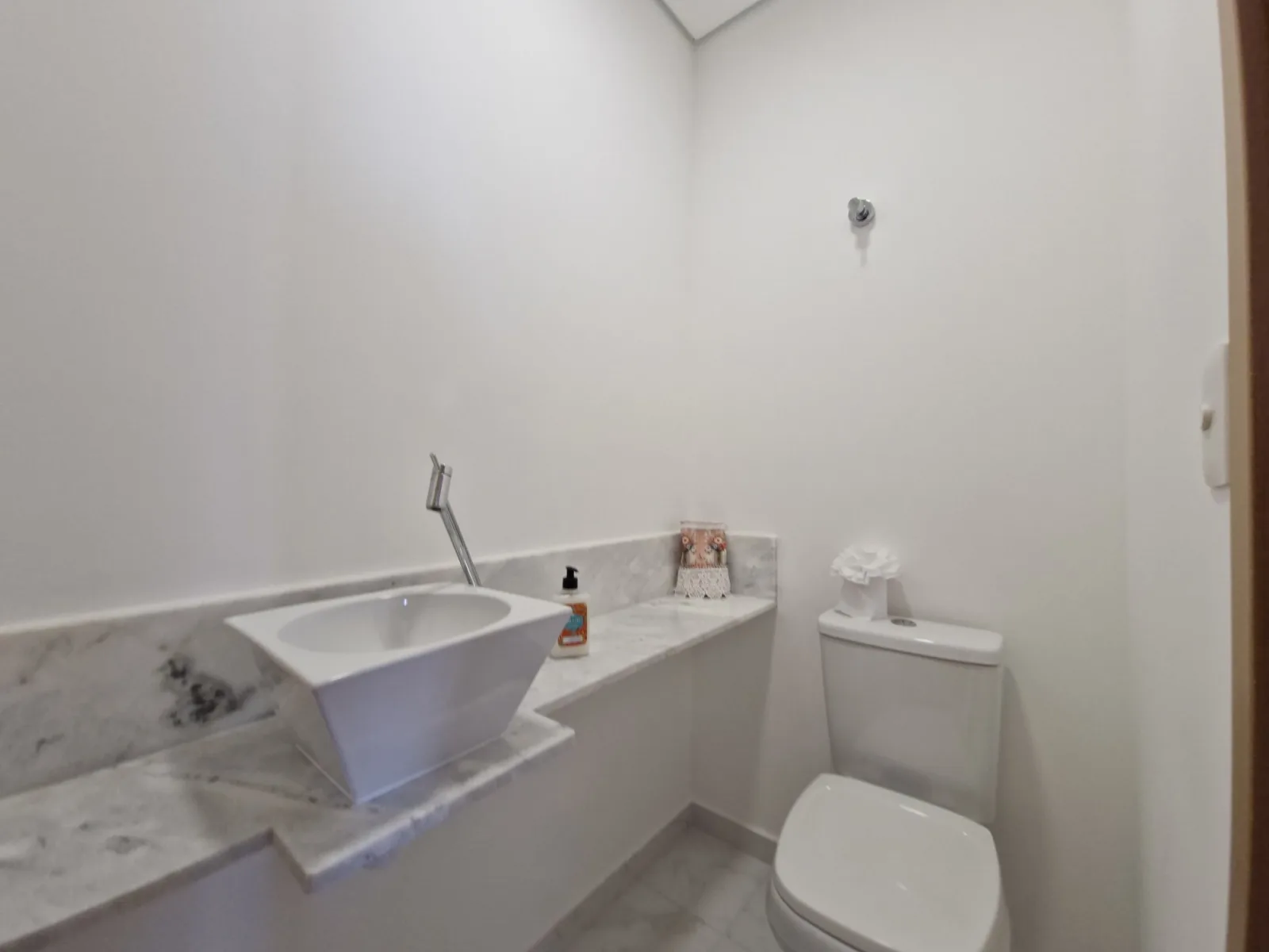 Esplêndido Apartamento de 02 dormitórios suítes, com linda vista mar, no Gonzaga, em Santos - SP. — foto 6