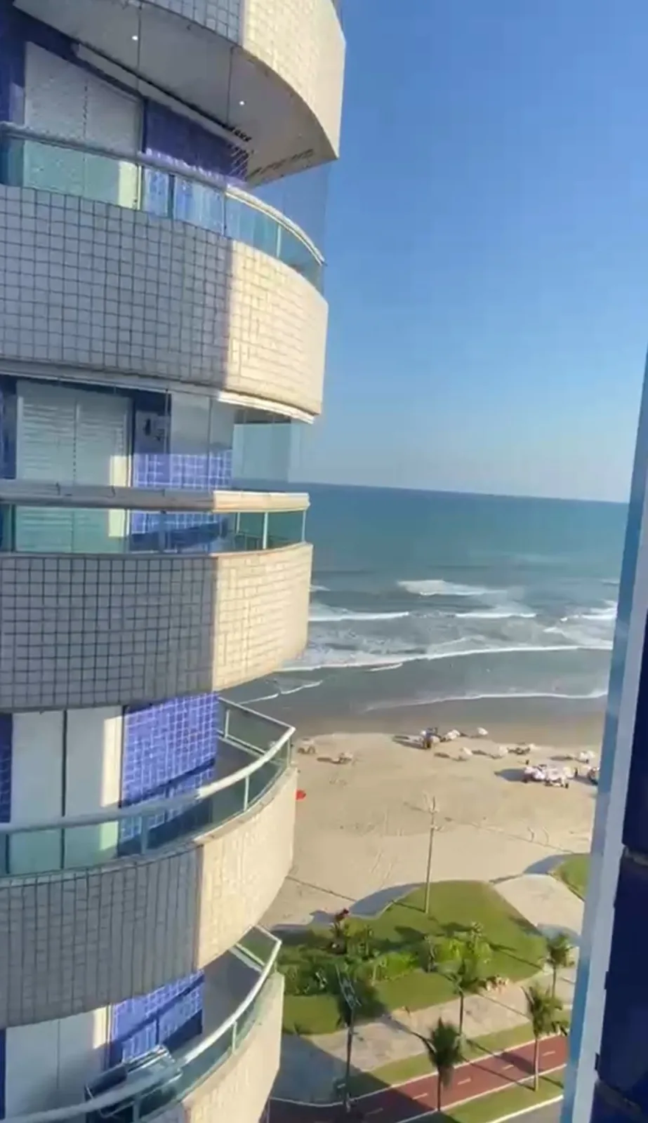 Apartamento vista mar com sacada gourmet — foto 17