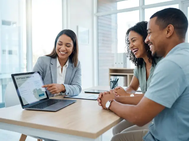 Cliente assinando o financiamento do imóvel